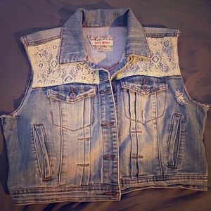 LACE CUT OFF JEAN JACKET